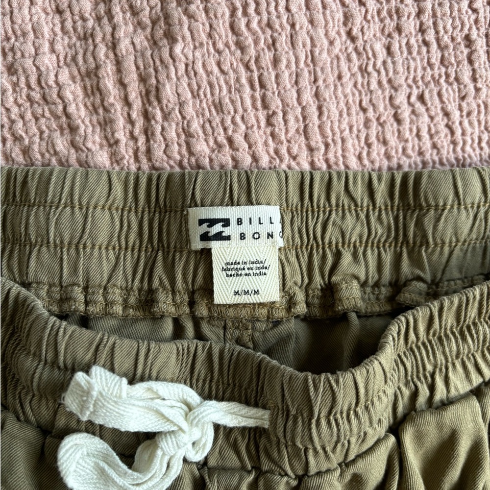 Size Medium Billabong shorts